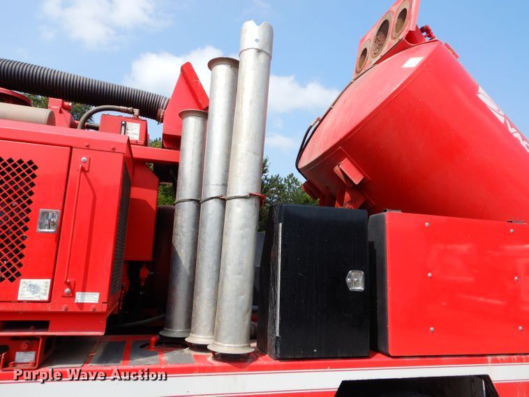 image for item DM0619 2011 International 7400  sewer jetter truck