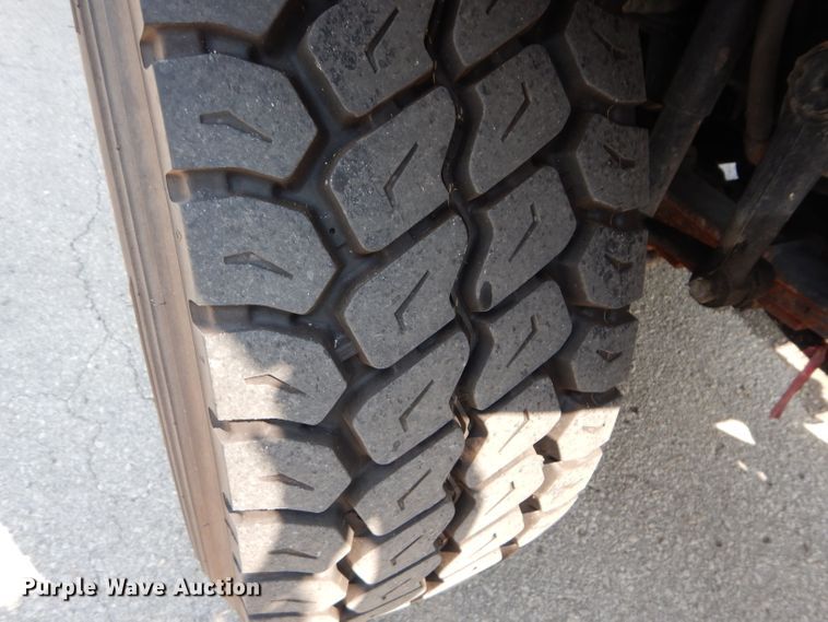 image for item DM0619 2011 International 7400  sewer jetter truck