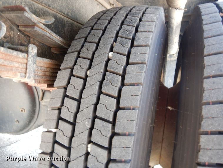 image for item DM0619 2011 International 7400  sewer jetter truck