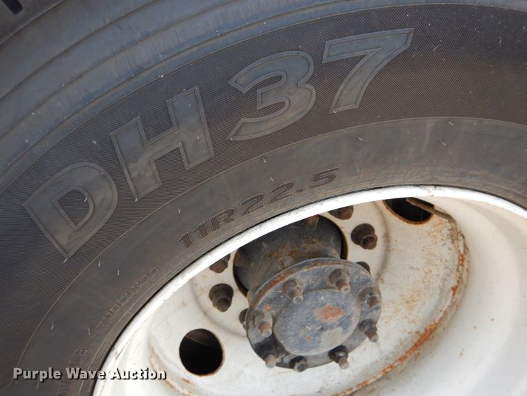 image for item DM0619 2011 International 7400  sewer jetter truck