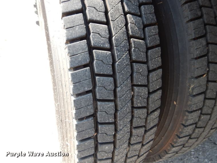 image for item DM0619 2011 International 7400  sewer jetter truck