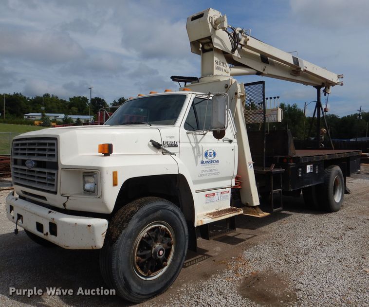 image for item DM1333 1994 Ford F800  crane truck