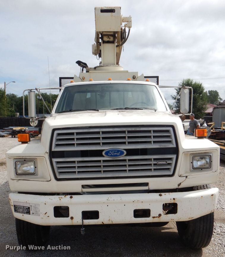 image for item DM1333 1994 Ford F800  crane truck