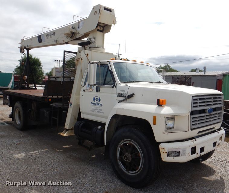 image for item DM1333 1994 Ford F800  crane truck