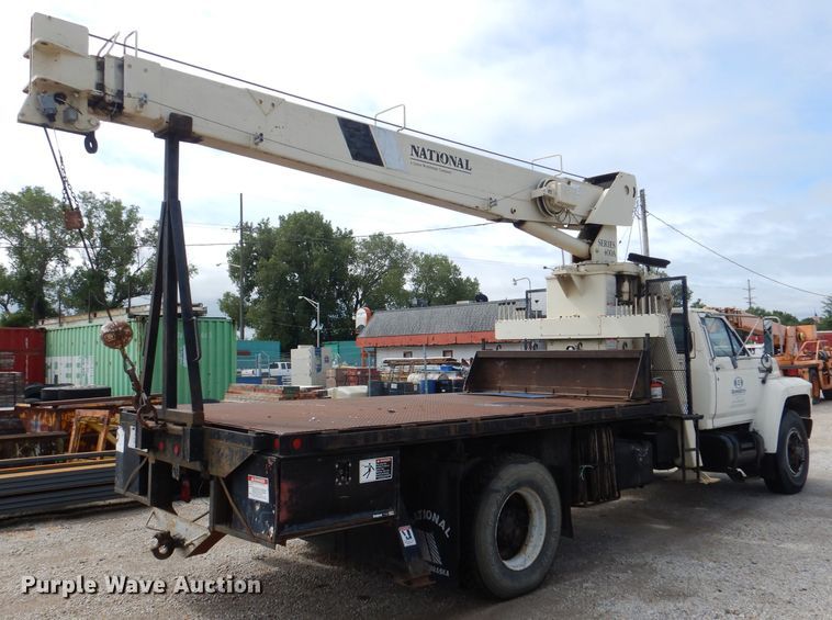 image for item DM1333 1994 Ford F800  crane truck