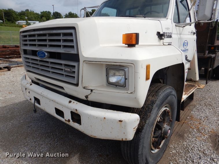 image for item DM1333 1994 Ford F800  crane truck