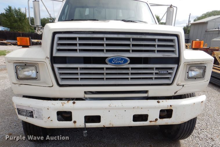 image for item DM1333 1994 Ford F800  crane truck