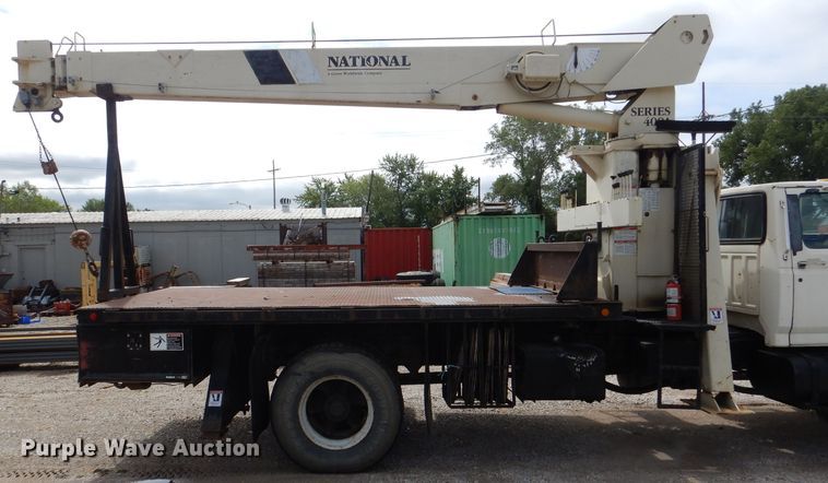 image for item DM1333 1994 Ford F800  crane truck