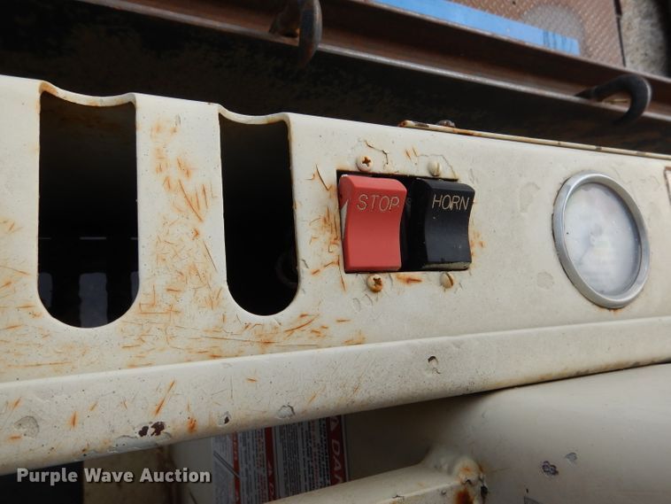 image for item DM1333 1994 Ford F800  crane truck