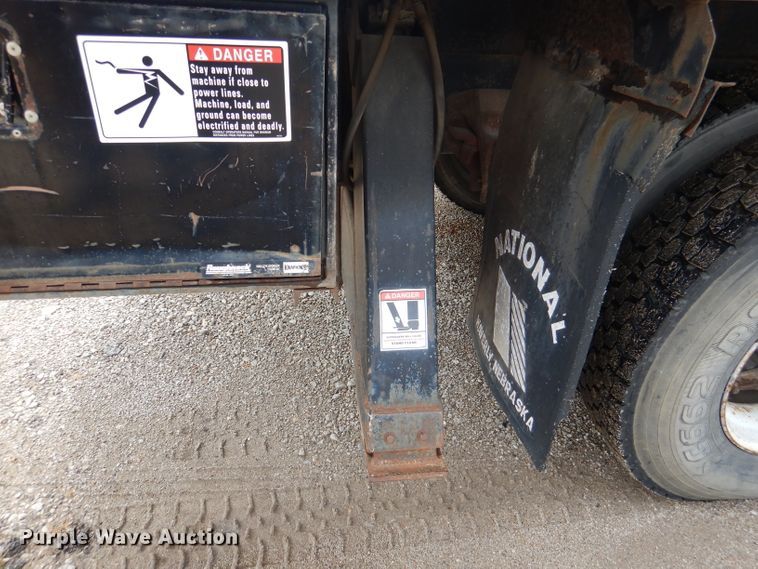 image for item DM1333 1994 Ford F800  crane truck