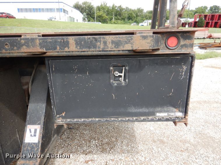 image for item DM1333 1994 Ford F800  crane truck