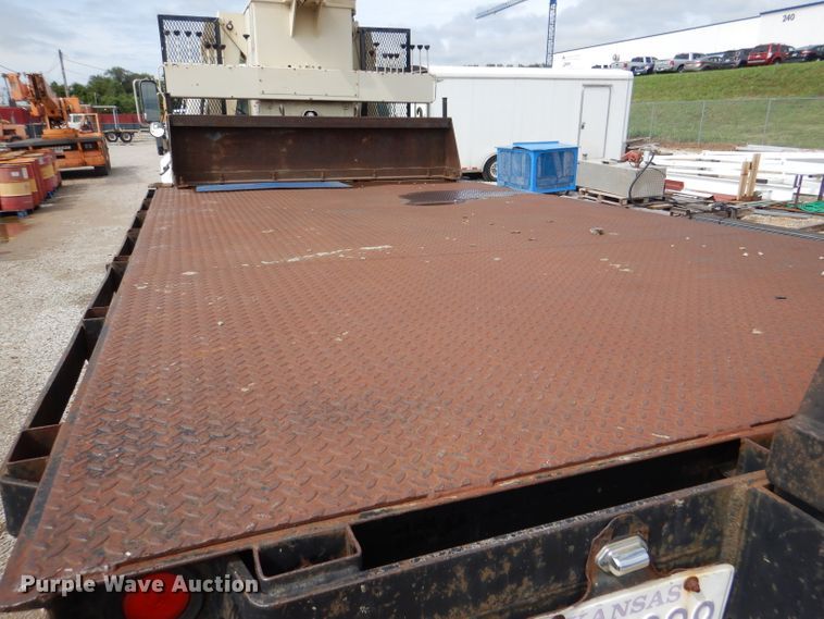 image for item DM1333 1994 Ford F800  crane truck