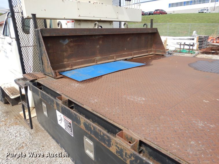 image for item DM1333 1994 Ford F800  crane truck