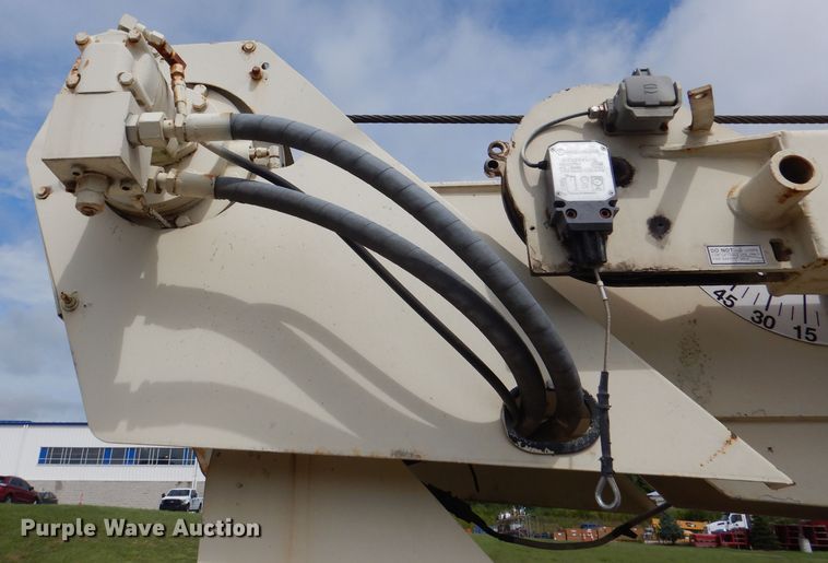 image for item DM1333 1994 Ford F800  crane truck