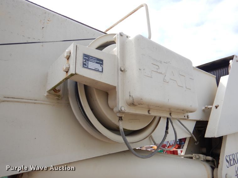 image for item DM1333 1994 Ford F800  crane truck