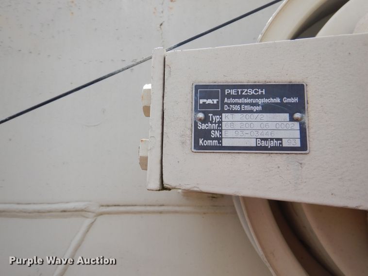 image for item DM1333 1994 Ford F800  crane truck