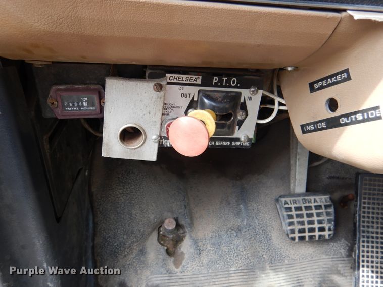 image for item DM1333 1994 Ford F800  crane truck