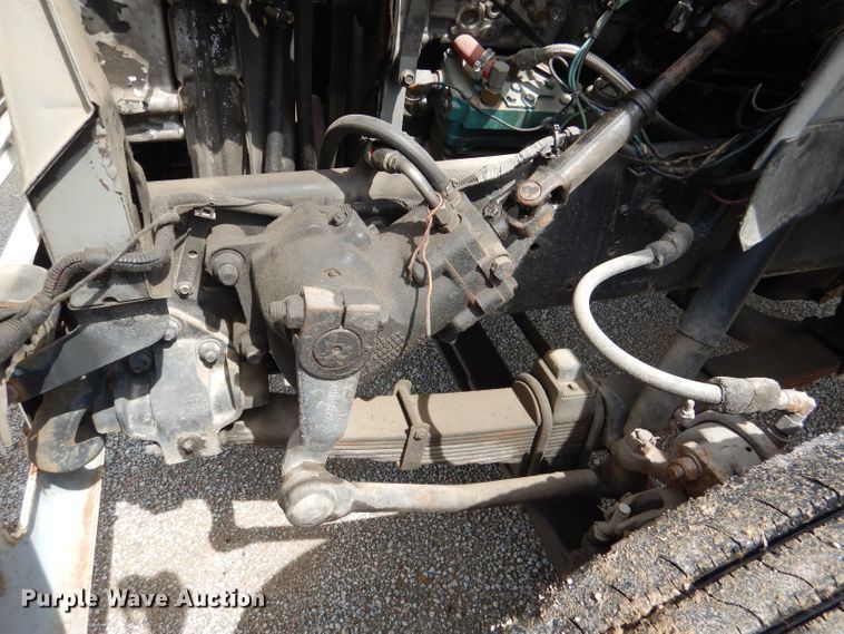 image for item DM1333 1994 Ford F800  crane truck