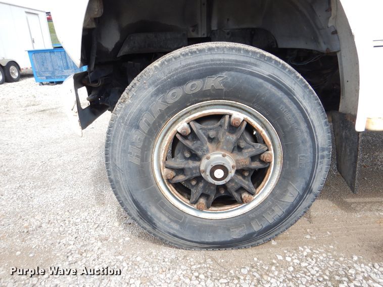 image for item DM1333 1994 Ford F800  crane truck