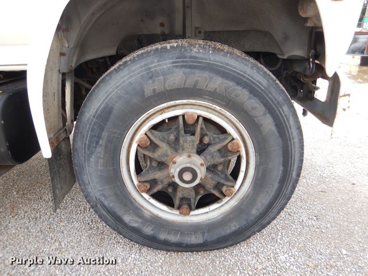 image for item DM1333 1994 Ford F800  crane truck