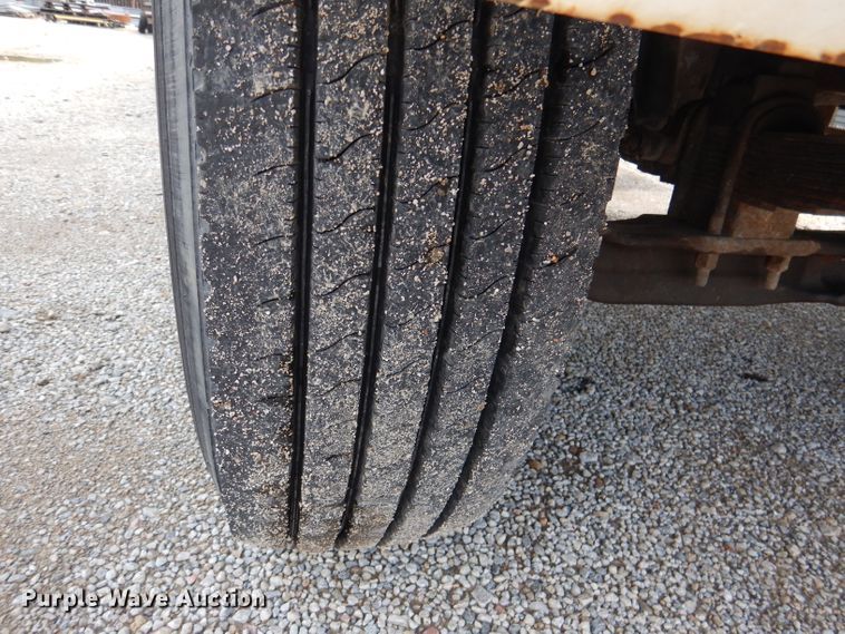 image for item DM1333 1994 Ford F800  crane truck