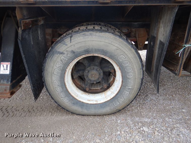 image for item DM1333 1994 Ford F800  crane truck