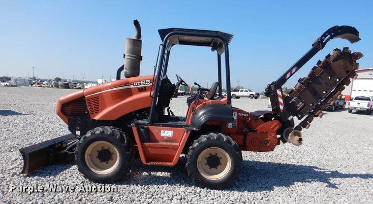 image for item DM1449 2005 Ditch Witch RT95  trencher
