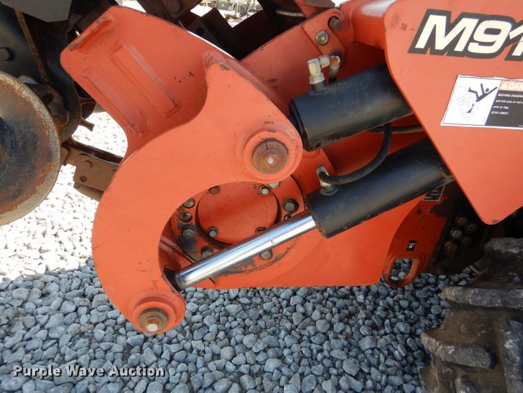 image for item DM1449 2005 Ditch Witch RT95  trencher