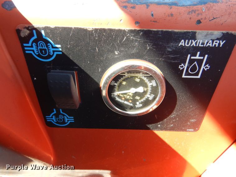 image for item DM1449 2005 Ditch Witch RT95  trencher