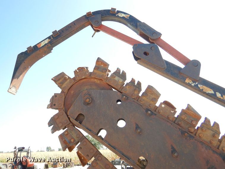 image for item DM1450 1998 Ditch Witch 7610  trencher