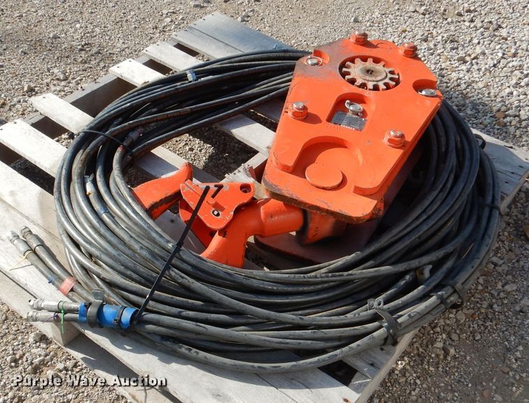 image for item DM1462 2018 Altec AC28-103B O/D  crane