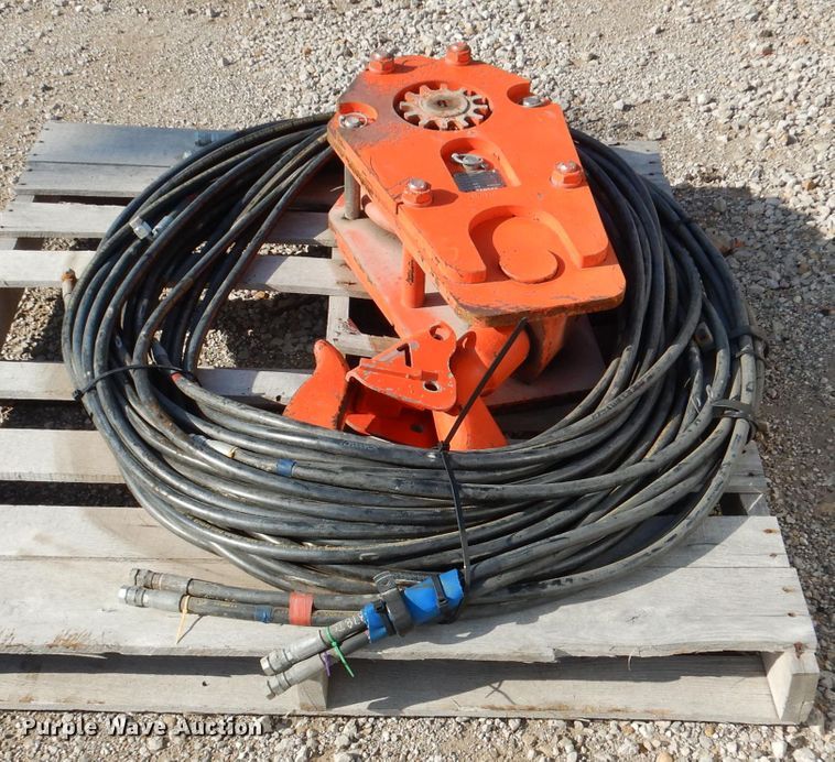 image for item DM1462 2018 Altec AC28-103B O/D  crane