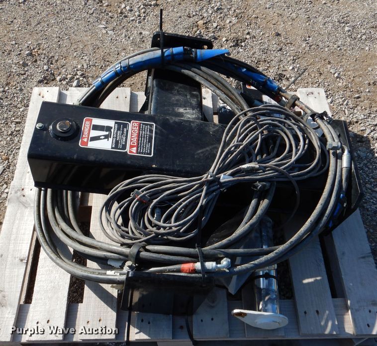 image for item DM1462 2018 Altec AC28-103B O/D  crane