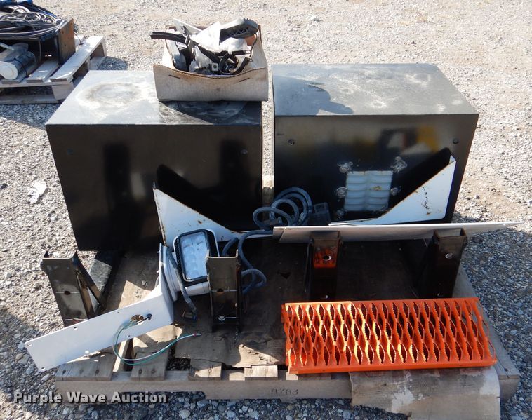 image for item DM1462 2018 Altec AC28-103B O/D  crane