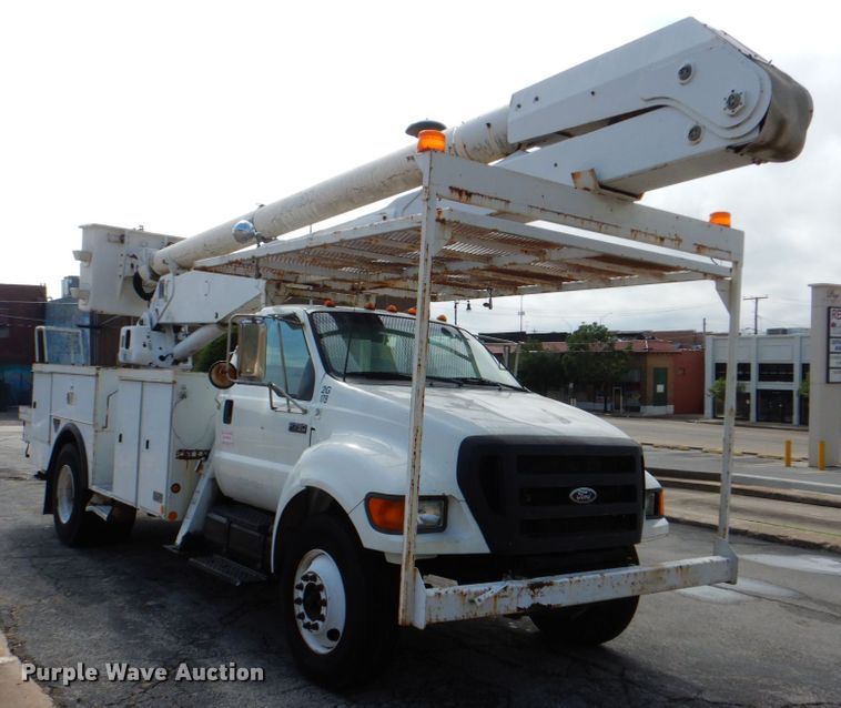 image for item DM3973 2004 Ford F750 Super Duty XL  bucket truck
