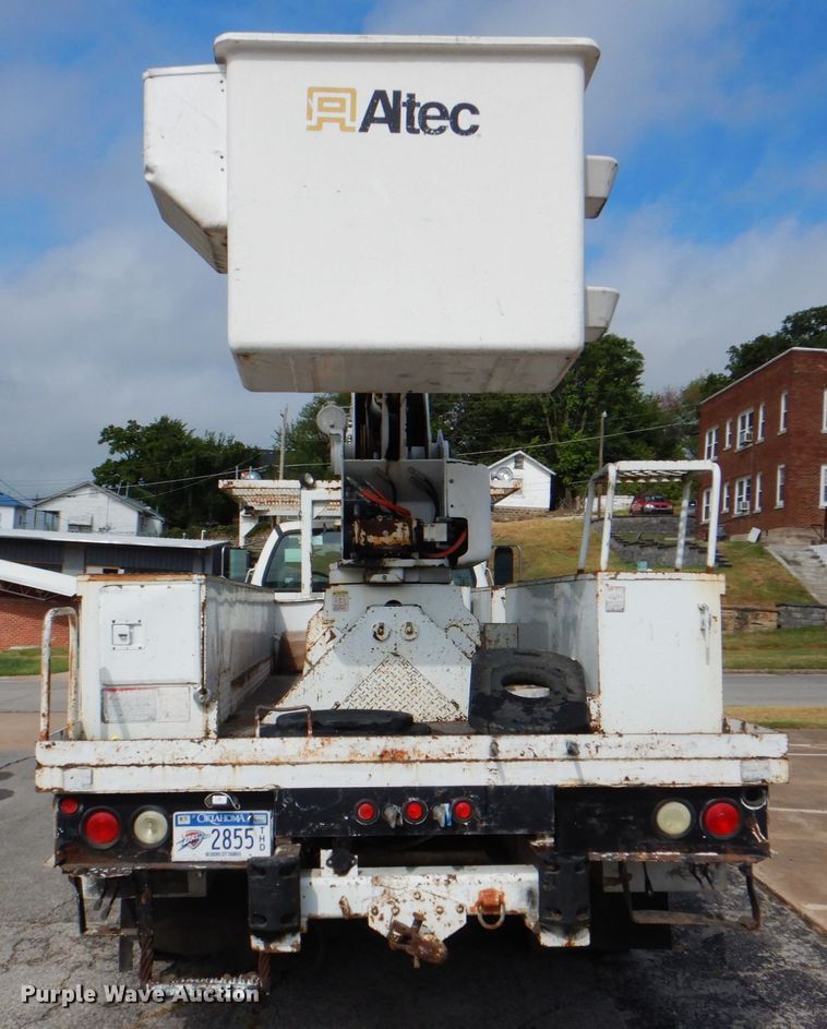 image for item DM3973 2004 Ford F750 Super Duty XL  bucket truck