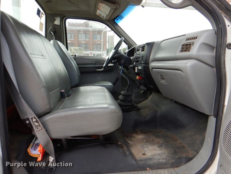 image for item DM3973 2004 Ford F750 Super Duty XL  bucket truck