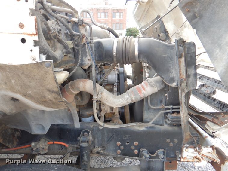 image for item DM3973 2004 Ford F750 Super Duty XL  bucket truck