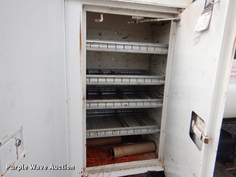 image for item DM3973 2004 Ford F750 Super Duty XL  bucket truck