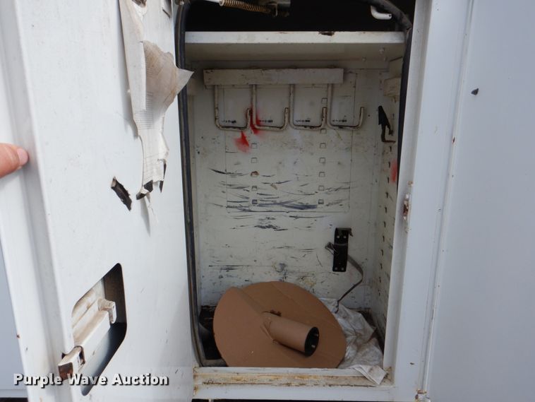 image for item DM3973 2004 Ford F750 Super Duty XL  bucket truck