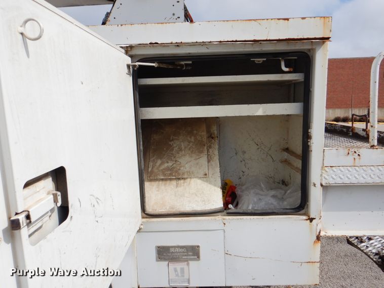 image for item DM3973 2004 Ford F750 Super Duty XL  bucket truck