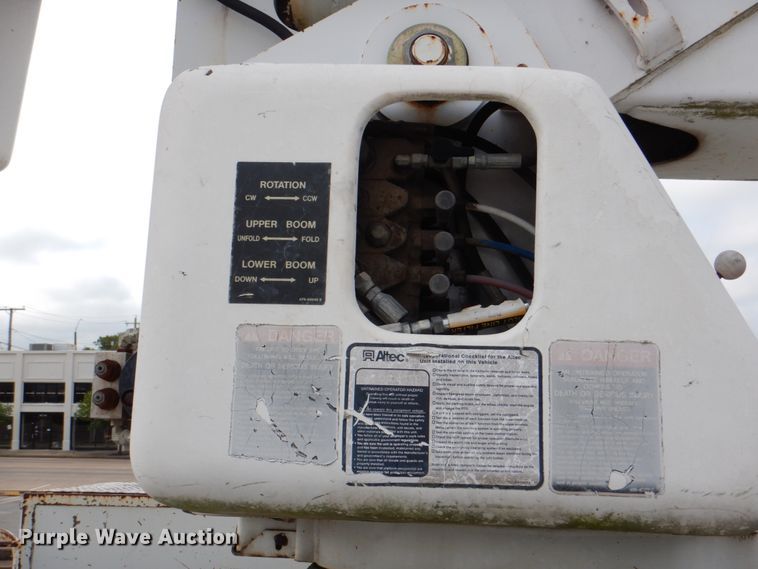 image for item DM3973 2004 Ford F750 Super Duty XL  bucket truck