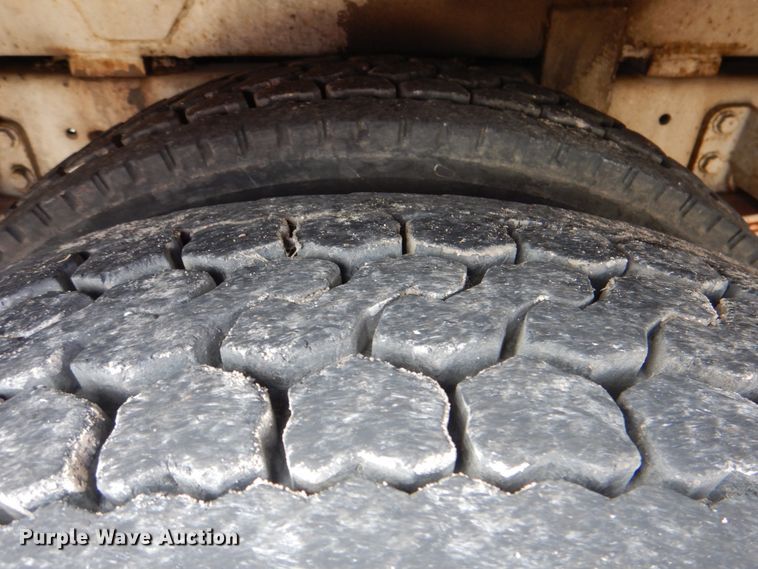 image for item DM3973 2004 Ford F750 Super Duty XL  bucket truck