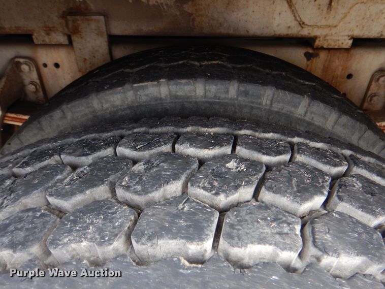 image for item DM3973 2004 Ford F750 Super Duty XL  bucket truck