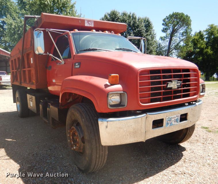image for item DM3985 1999 Chevrolet C7500  dump truck