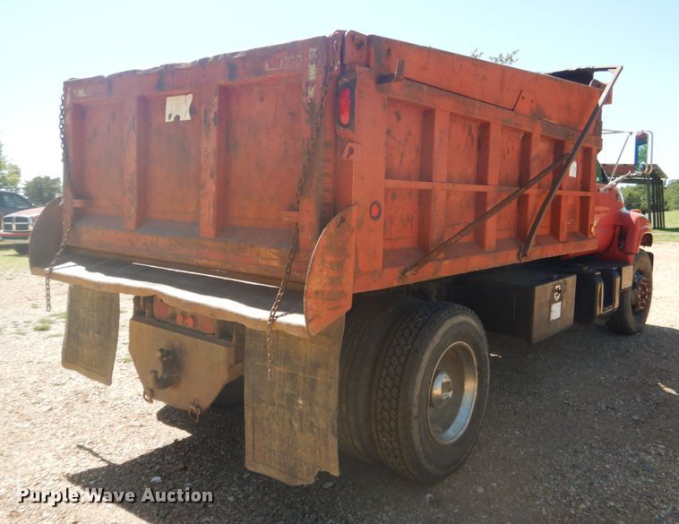 image for item DM3985 1999 Chevrolet C7500  dump truck