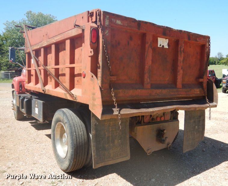 image for item DM3985 1999 Chevrolet C7500  dump truck