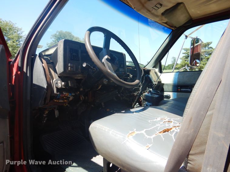 image for item DM3985 1999 Chevrolet C7500  dump truck