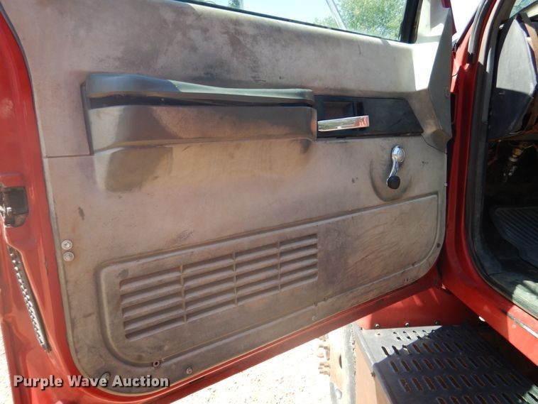 image for item DM3985 1999 Chevrolet C7500  dump truck