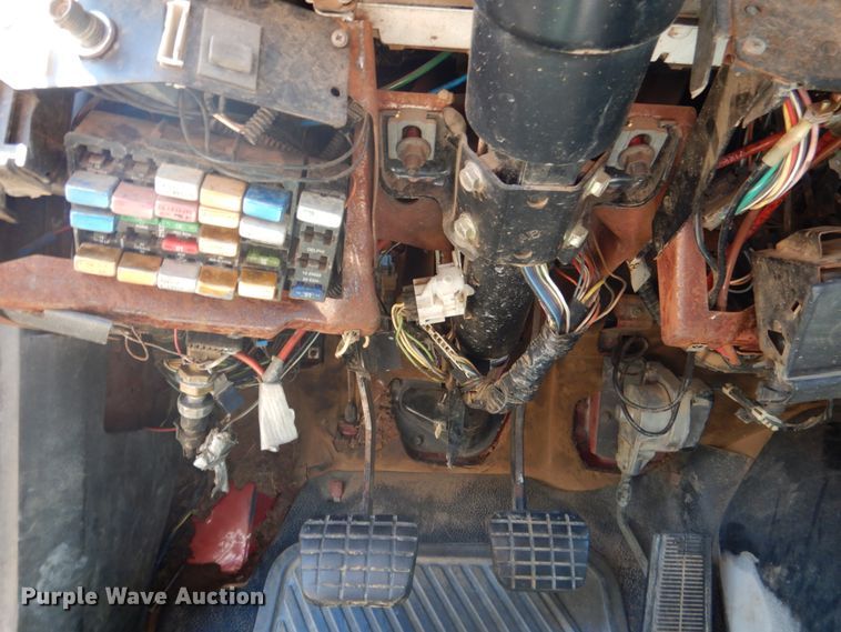 image for item DM3985 1999 Chevrolet C7500  dump truck